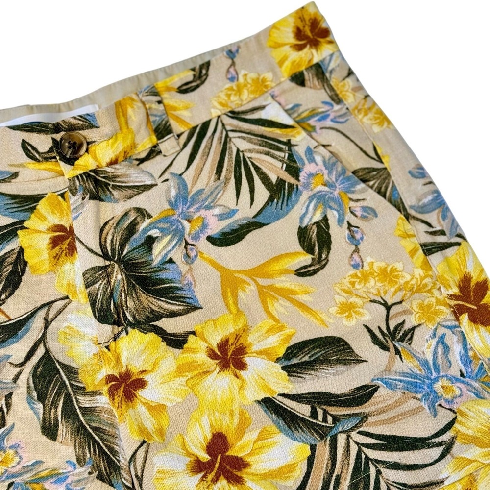 Old Navy Everyday Shorts Tropical Floral Print‎ Mid Rise Linen Blend Women 10 - Picture 2 of 8